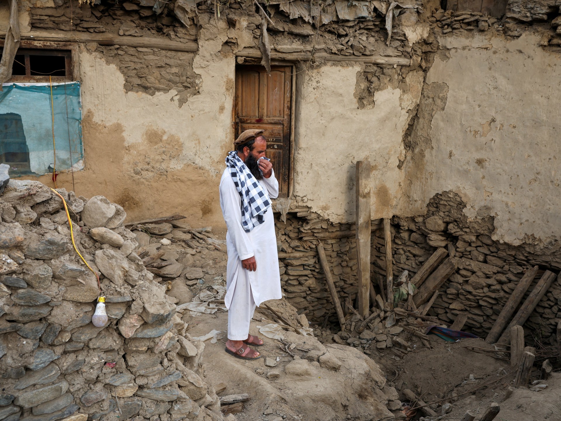 Afghanistan earthquake live: Search for survivors on after 800 killed
