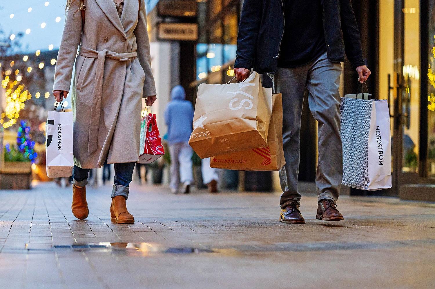 Gen Z slashes holiday budgets ahead of shopping season