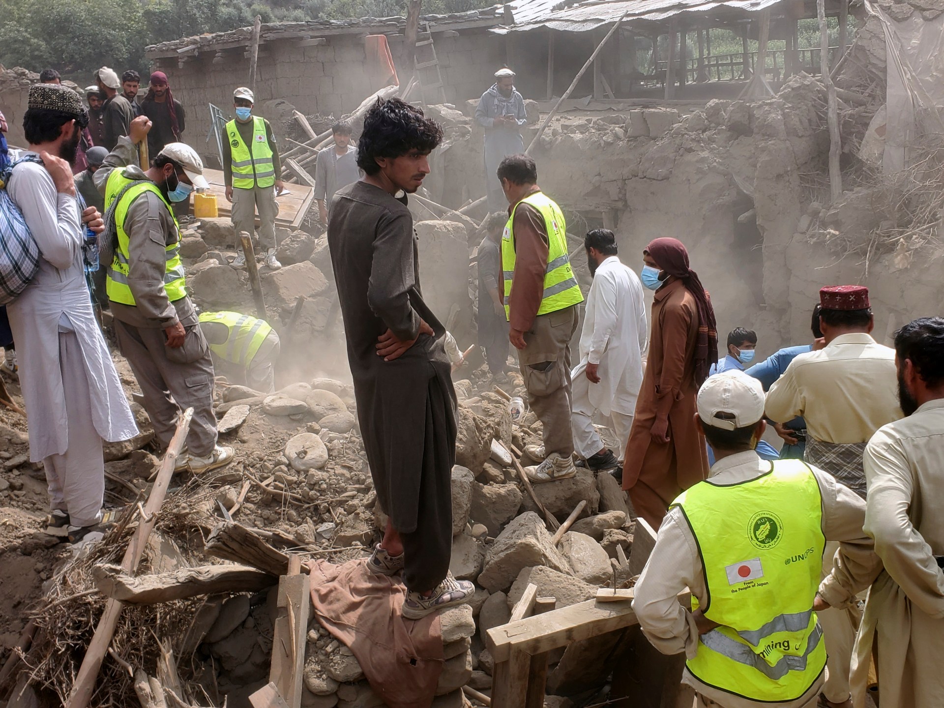 Rescuers race to find Afghan quake survivors as death toll rises