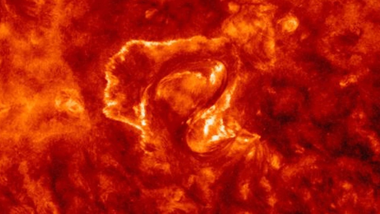 Gigantic ‘letter S’ spotted on the sun just before a ‘dark eruption’ hurls a fiery shadow at Earth