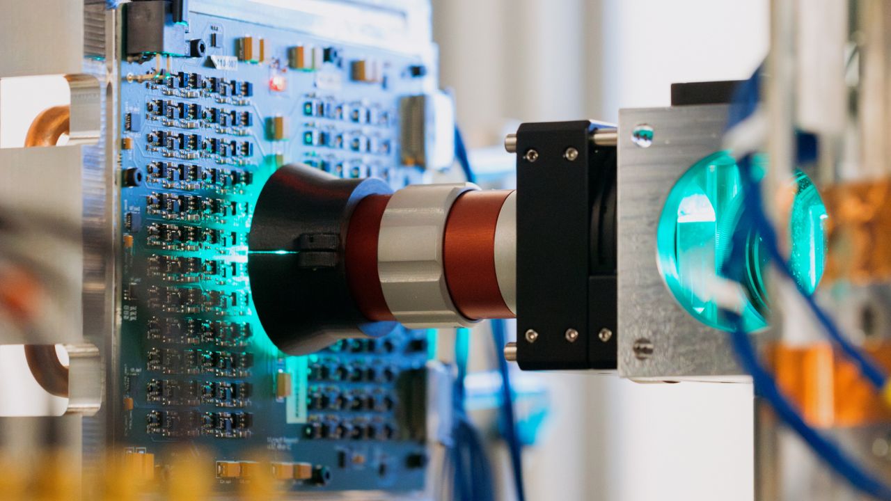 Microsoft’s new light-based computer is inspired by 80-year-old technology — it could make AI 100 times more efficient