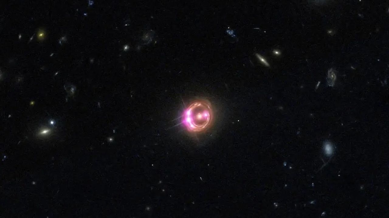 Astronomers accidentally use rare ‘double zoom’ technique to view black hole’s corona in unprecedented detail