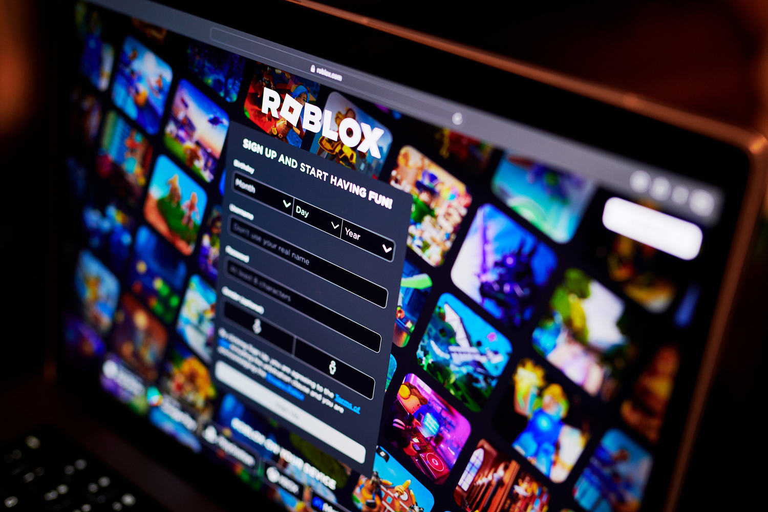 Roblox, Discord sued after 15-year-old boy was allegedly groomed before he died by suicide