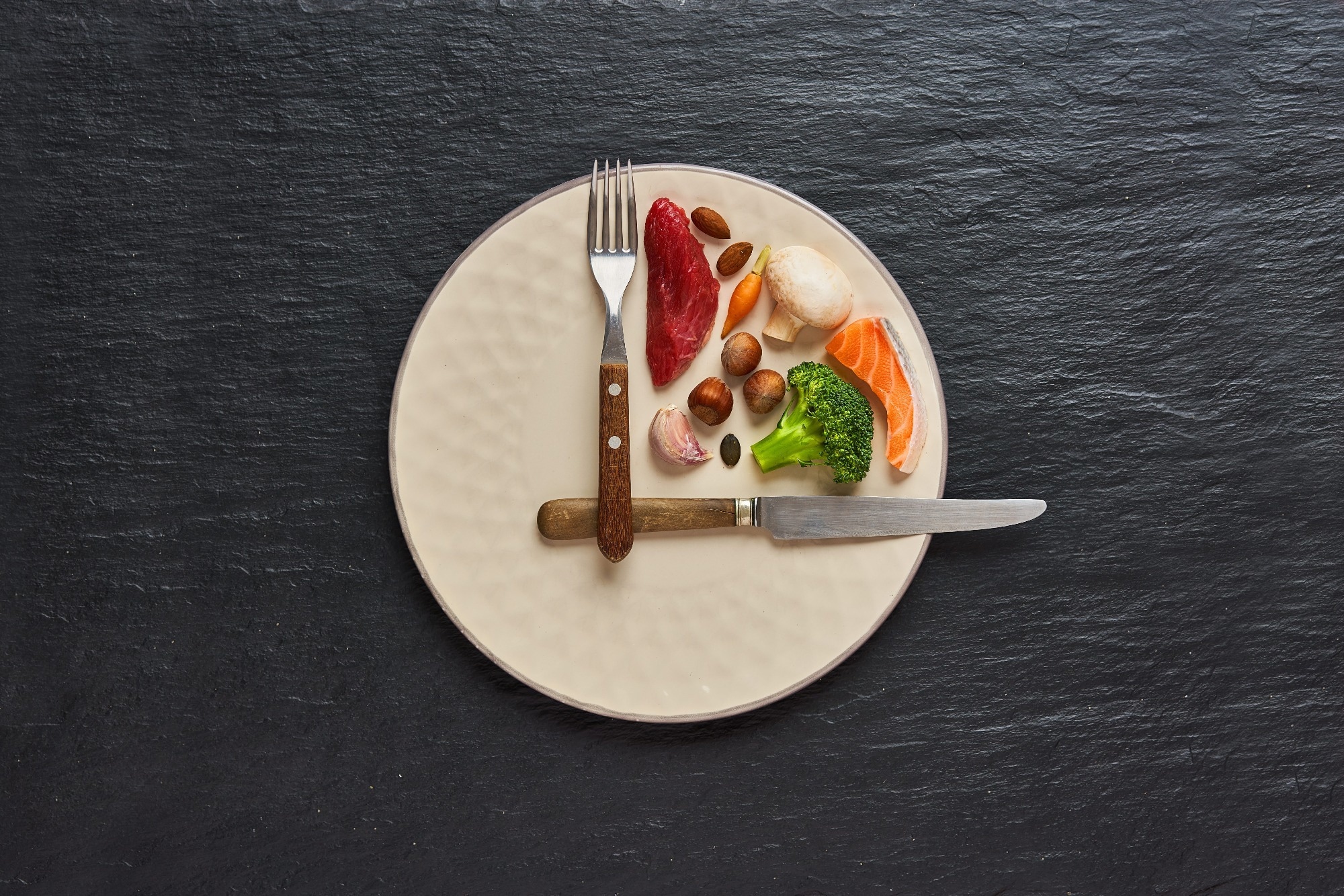 Daily meal timing influences longevity risk in adults, study reveals