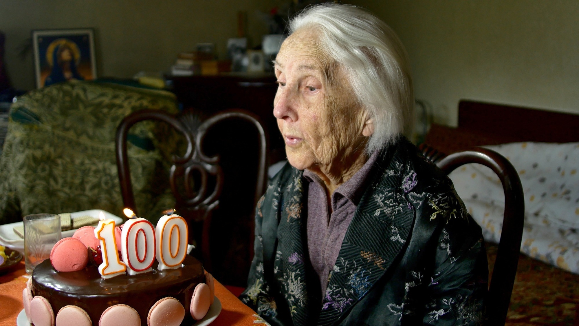 Study reveals how centenarians preserve youthful immune defenses