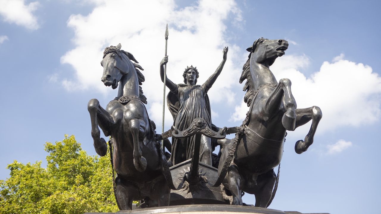 Where is Queen Boudica buried?