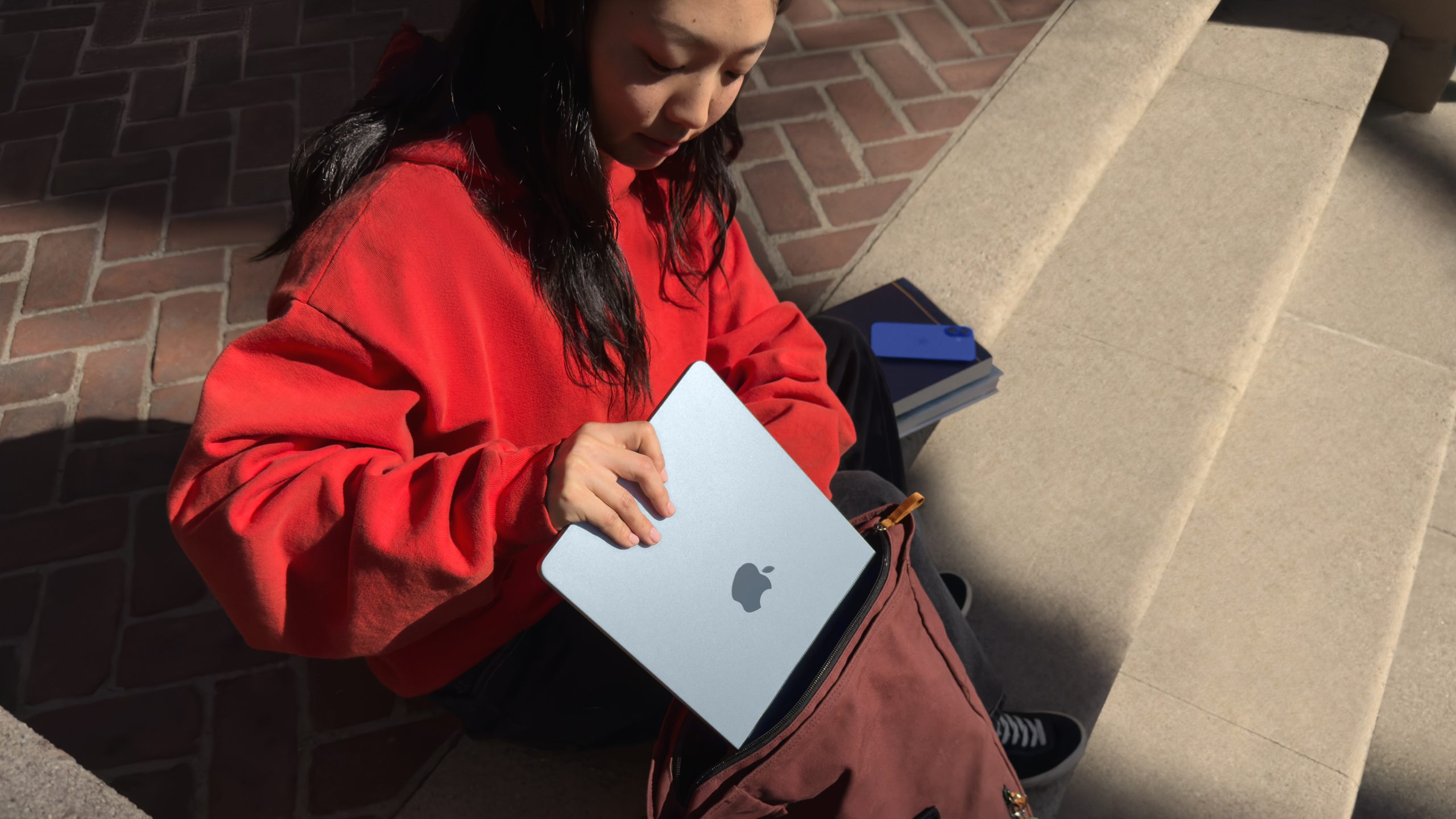 Apple’s Mac charms the enterprise with AI inside