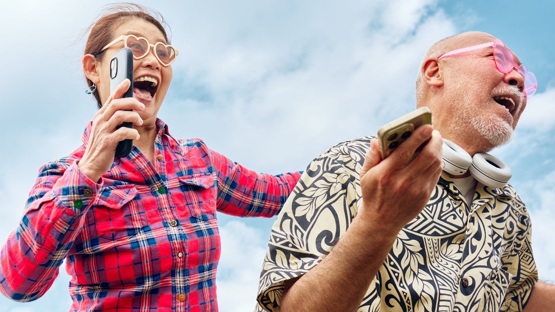 4 Things Older People Do With Their Phones That Make Younger People Cringe
