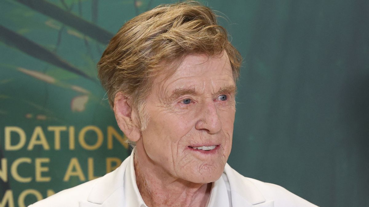 Quote about Trump wrenching every fault line in America wide open is from a real Robert Redford op-ed