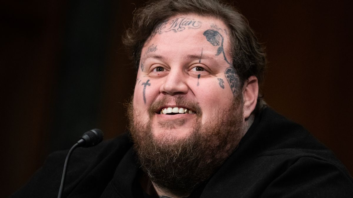 Jelly Roll didn’t donate $5M to build Tennessee homeless shelters