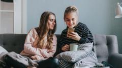 Lib Dems want health warnings on teens’ social media