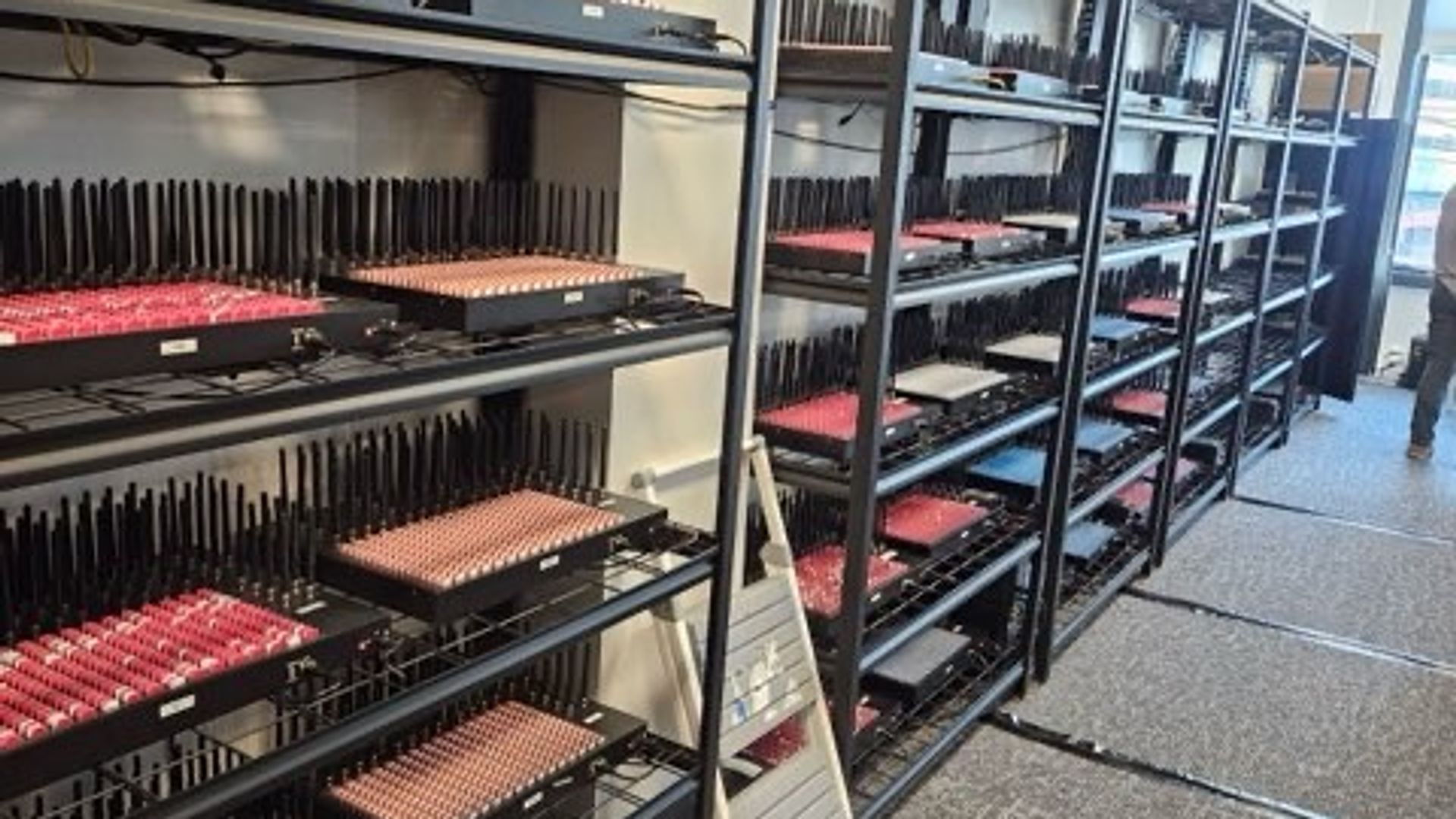 Secret Service agents break up ‘criminal’ electronic network that could shut down New York mobile phone system