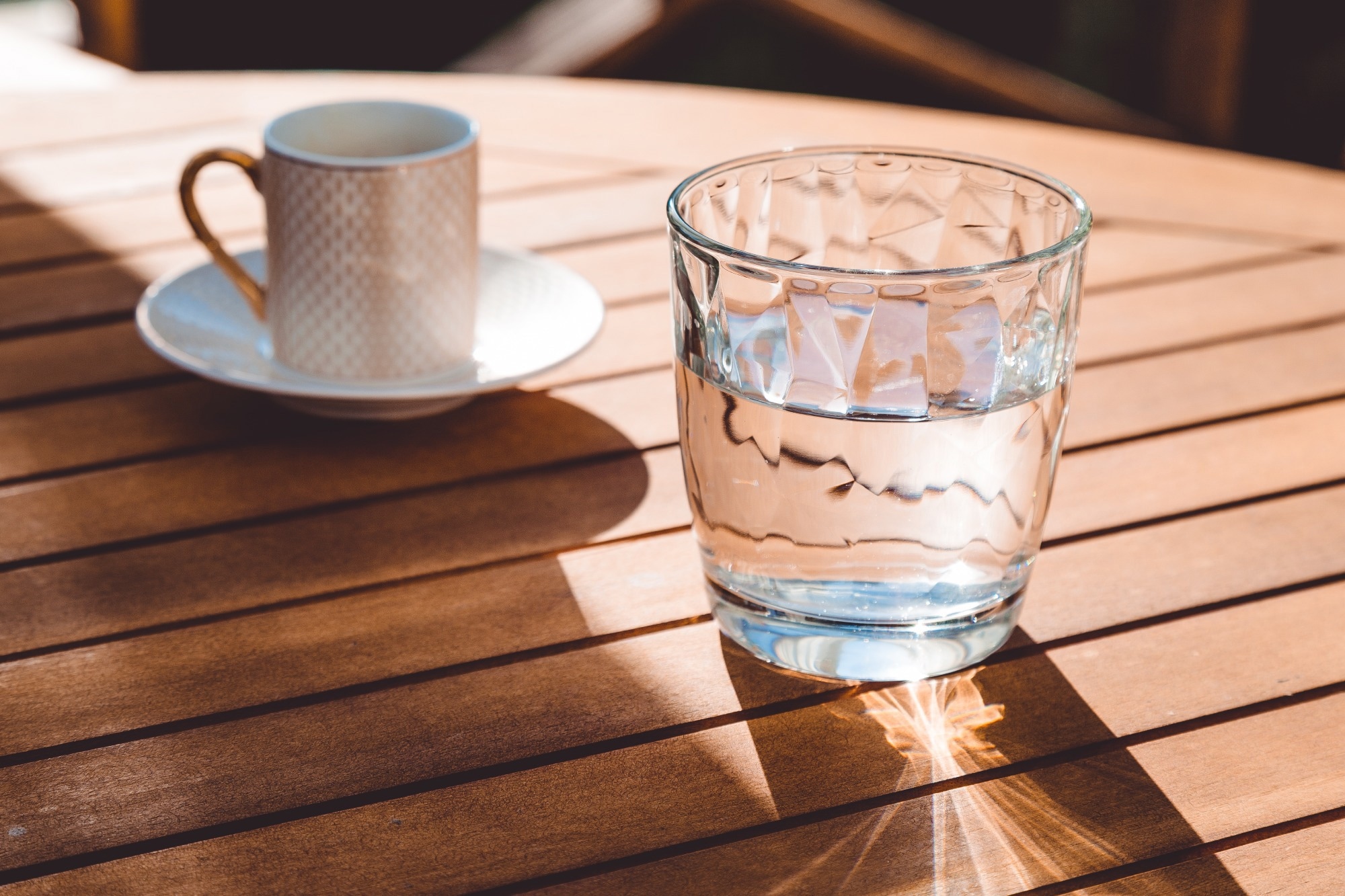 Study finds 7 to 8 cups a day of coffee, tea, and water tied to longer life