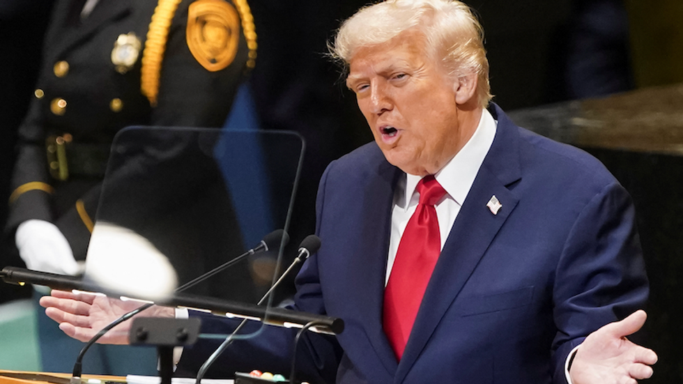 Trump ‘upping the ante’ with new ‘threat’ if government shuts down next week: report