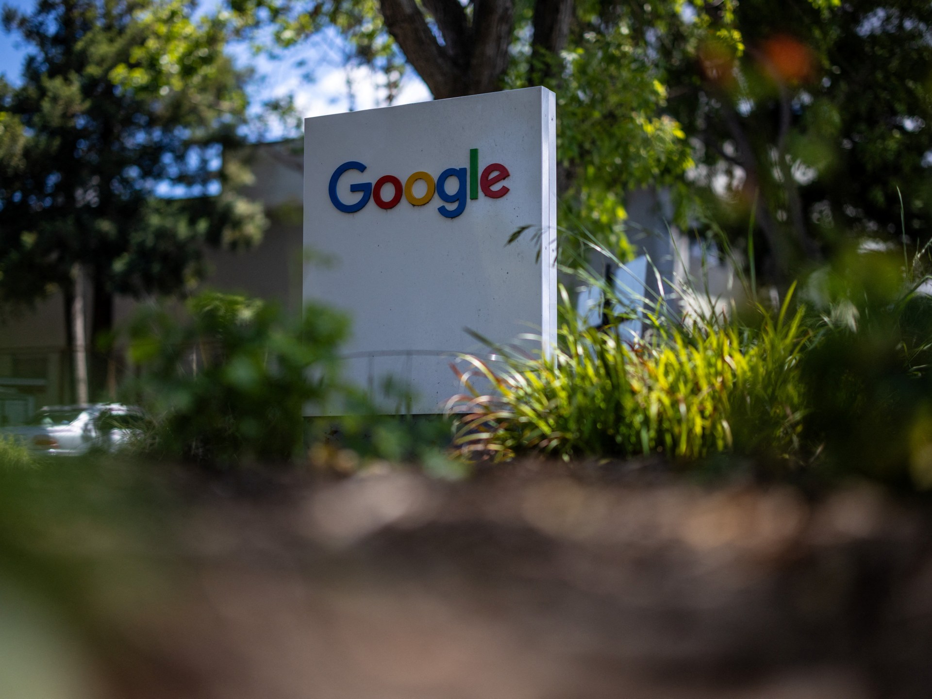 Google urges Supreme Court to halt app store injunction in Epic Games suit