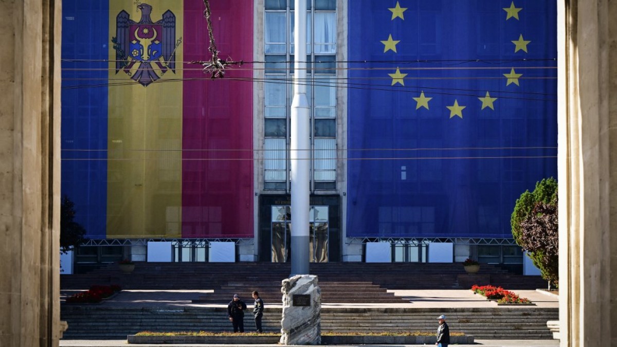 Moldova bans pro-Russian parties ahead of Sunday’s election