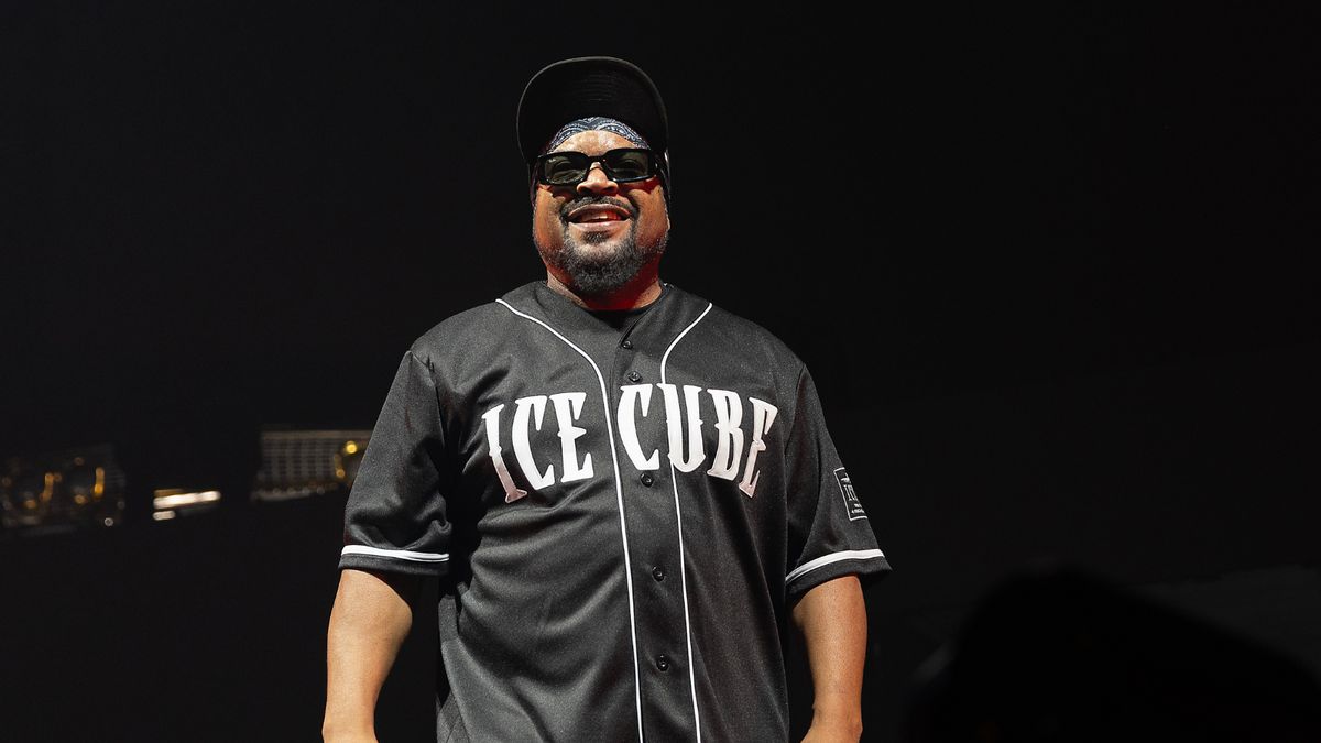 Unpacking claim antifa firebombed Ice Cube’s tour bus, mistaking it for ICE