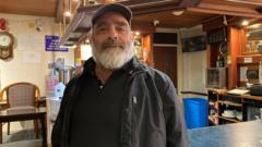 Deaf people criticise hospital interpreter delays