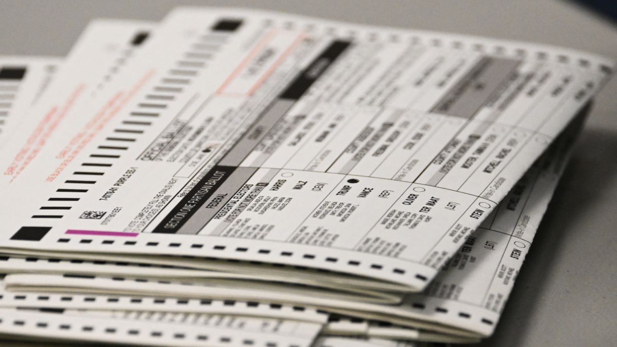 Unpacking claim Maine resident found hundreds of ballots in Amazon package