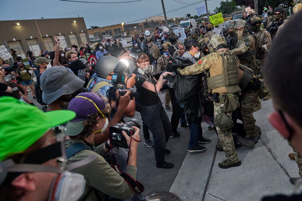 Real photo shows ICE agents spraying Chicago pastor with ‘pepper pellets’