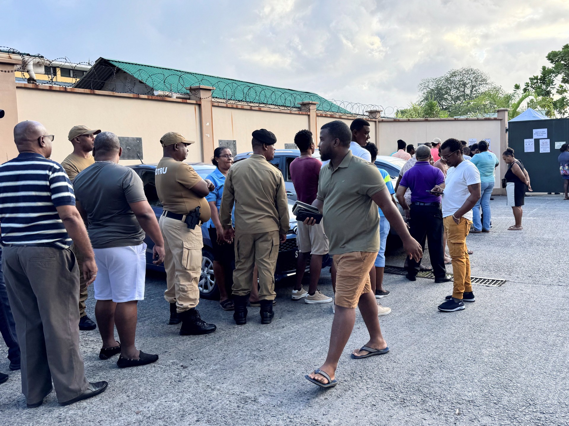 Seychelles votes in closely contested presidential run-off election
