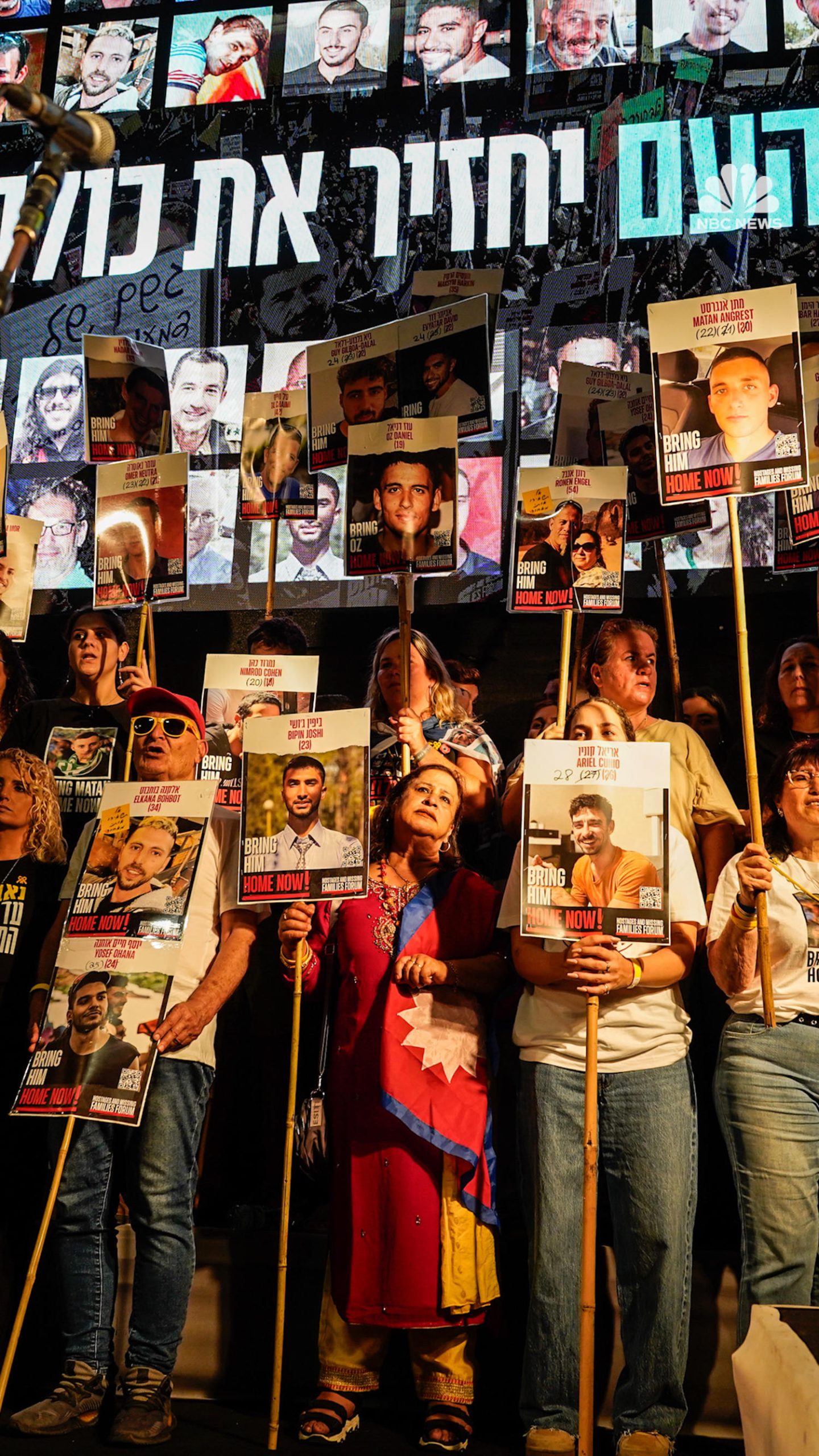 Israelis gather in Tel Aviv, awaiting hostage release