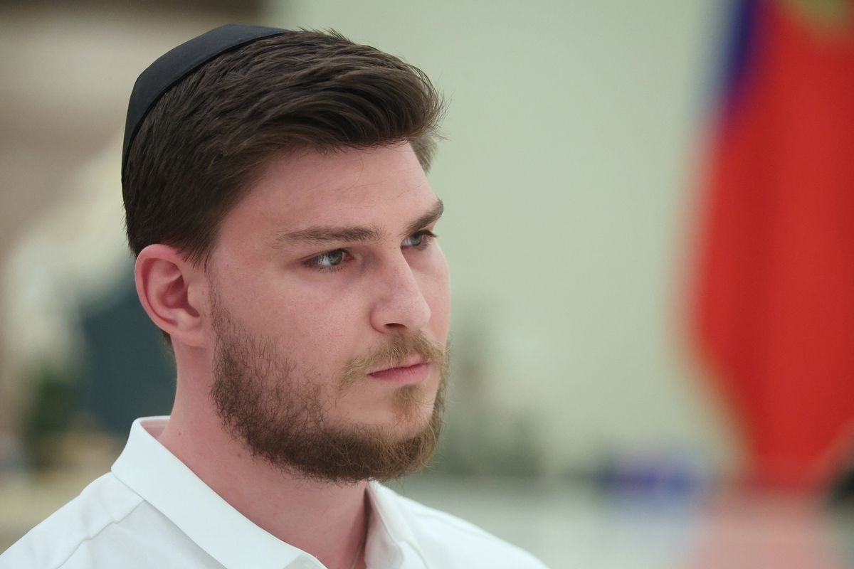 Did freed Israeli hostage Alexander Turbanov release statement praising his captors?