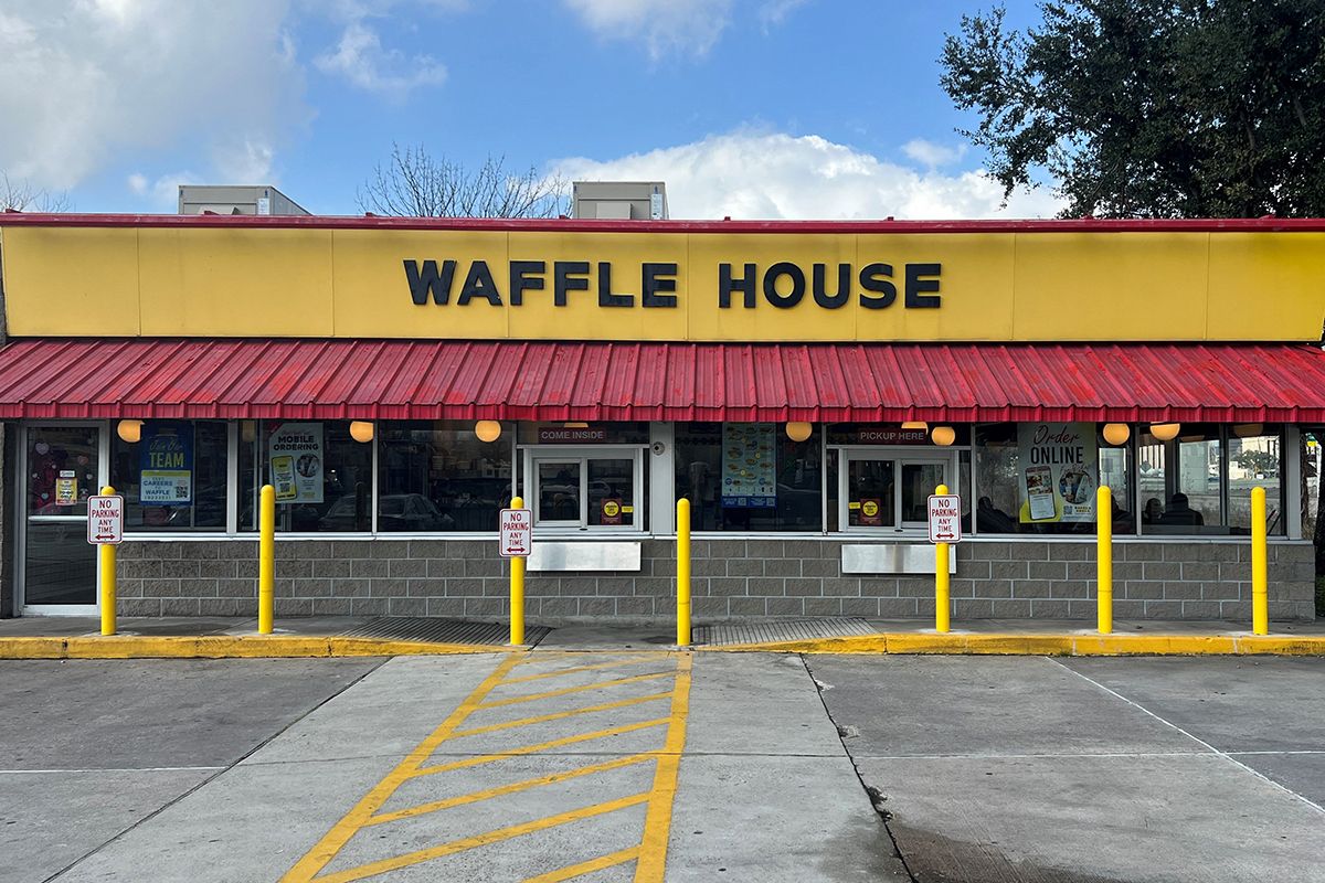 Waffle House waitress was arrested after ‘hash brown dispute’?