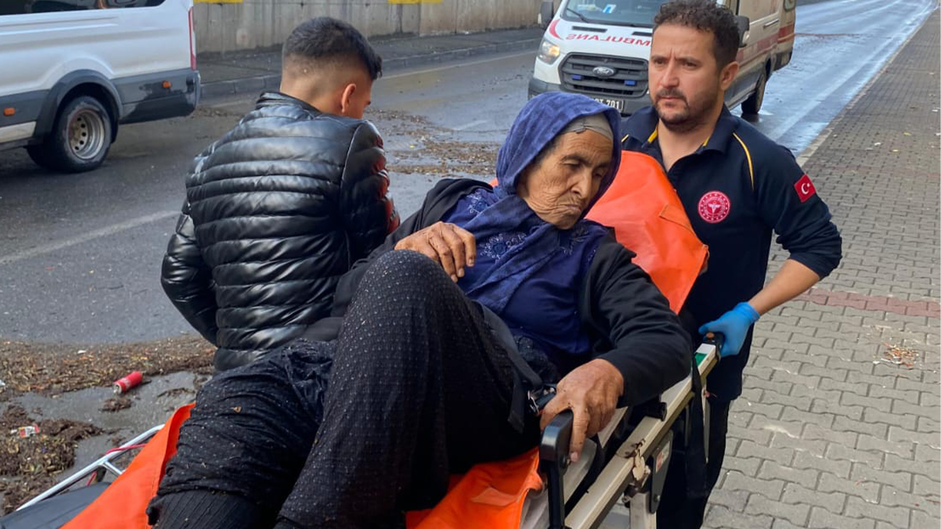 Firefighters rescue woman in wheelchair as parts of southern Turkiye flood