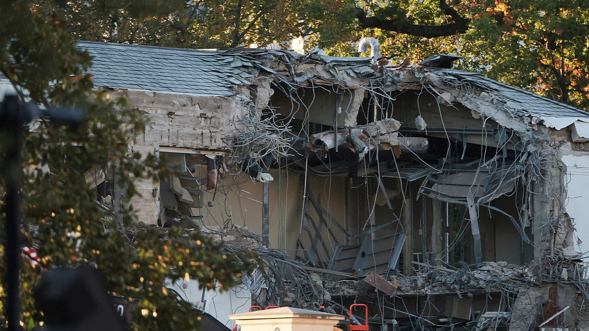 Demolition begins on White House East Wing for Trump’s £186m ballroom