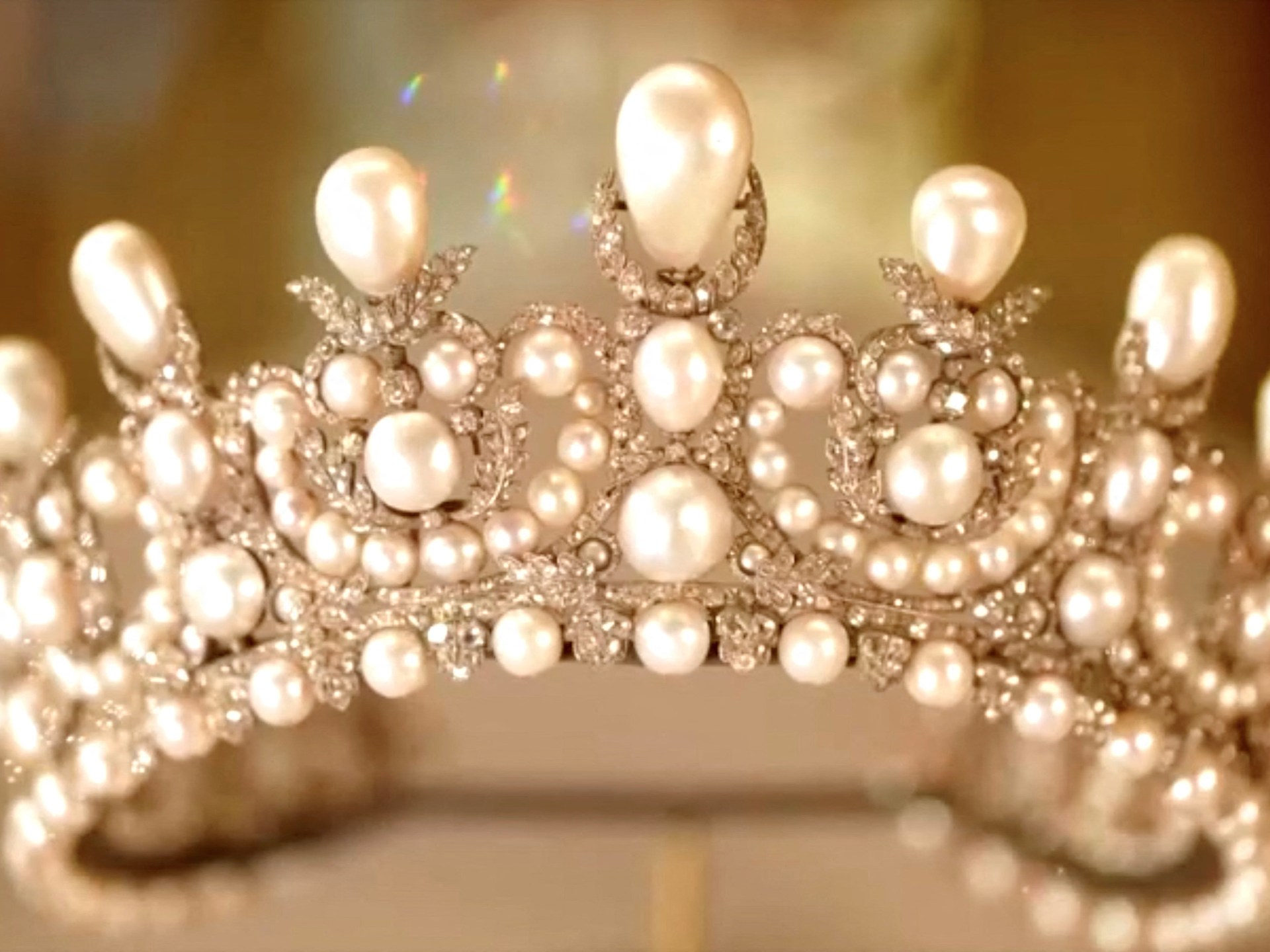 Jewels stolen from Louvre museum in Paris valued at $102m: Prosecutor