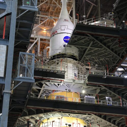 Rocket Report: China tests Falcon 9 lookalike; NASA’s Moon rocket fully stacked