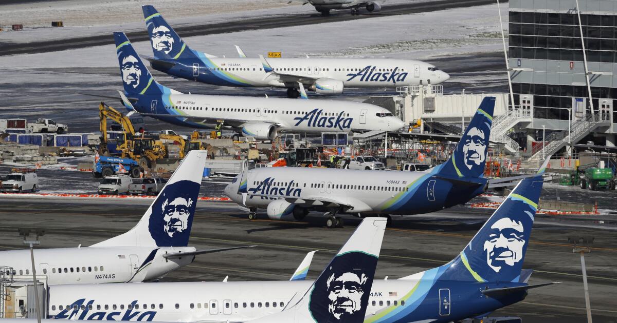 Alaska Airlines resumes its flights after nationwide grounding due to IT outage