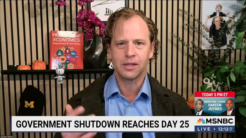 ‘We’ve put the blindfolds on’: Economist warns of dire economic path under Trump