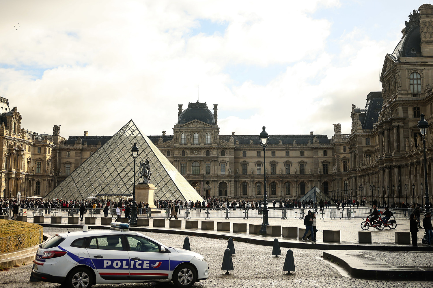 Hunt on for remaining Louvre thieves after firsts arrests made