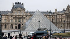 Five new suspects arrested over Louvre jewellery theft