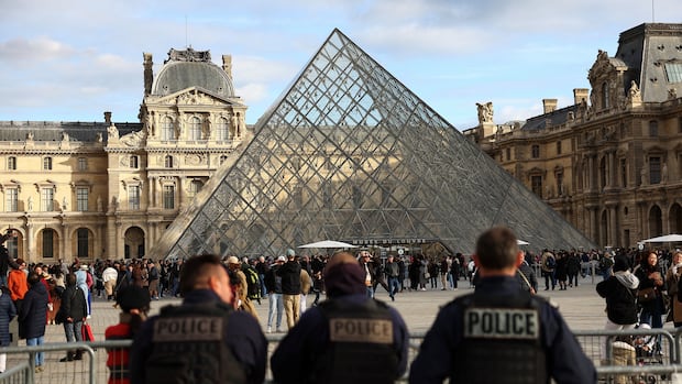 Police detain 5 more suspects in Louvre heist, but jewels are still missing