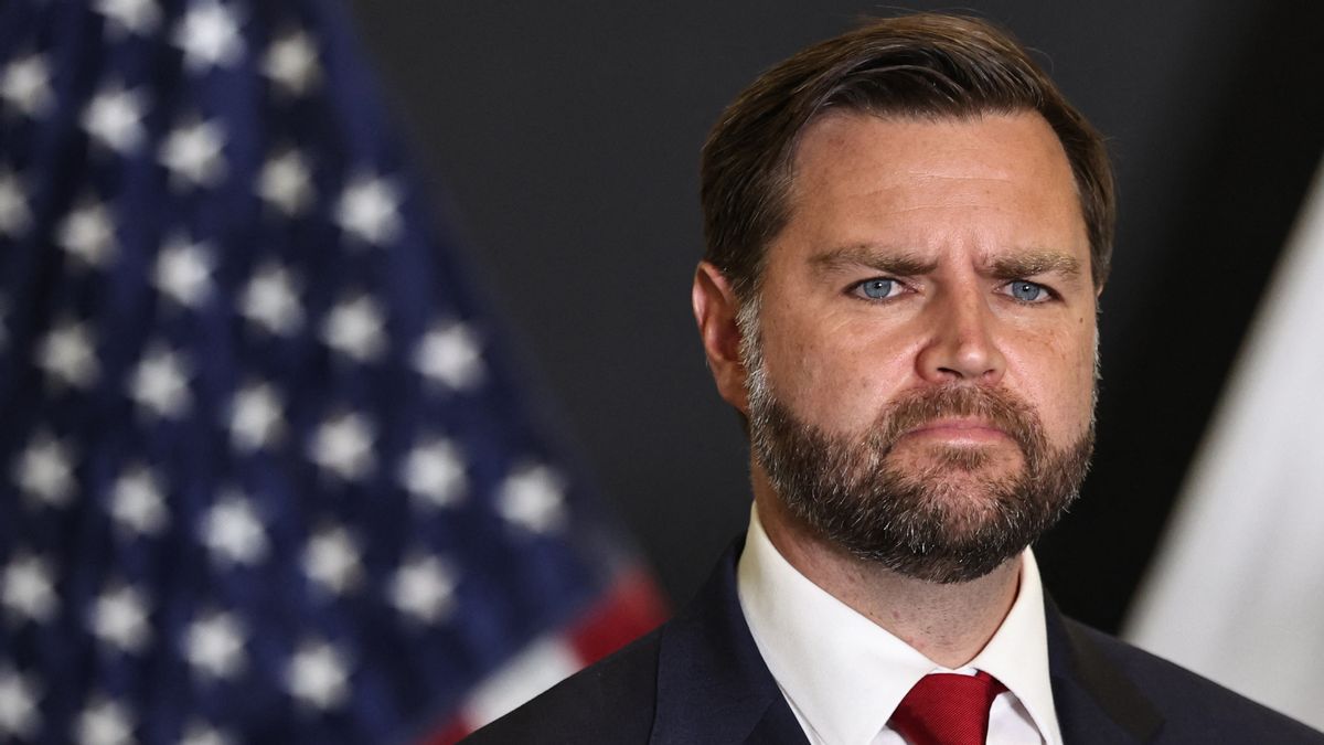 What Vance said about wanting neighbors who speak the same language