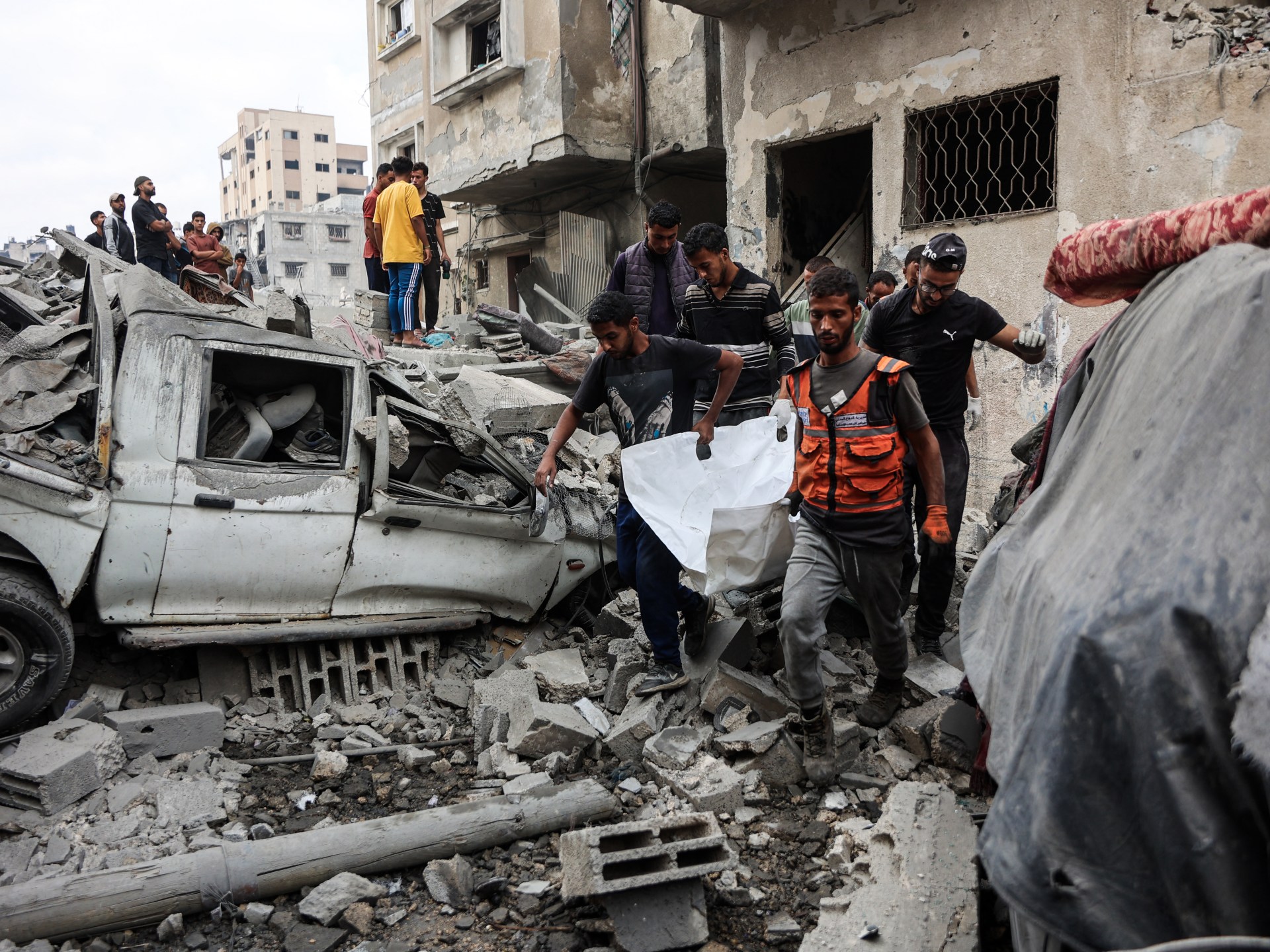 Week in pictures: From Israeli strikes in Gaza to floods in Vietnam