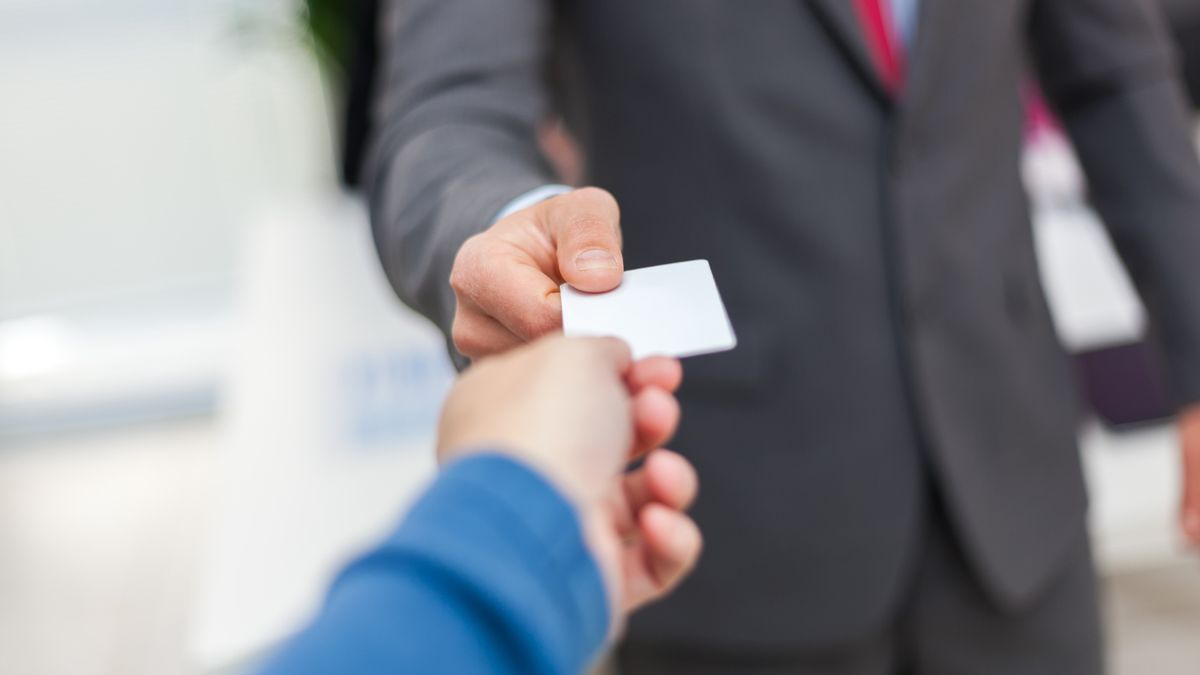 Posts claim business cards are being laced with burundanga. That’s impossible