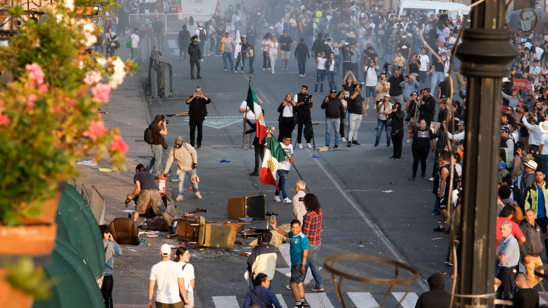 Protests in Mexico after mayor who declared war on cartels is killed