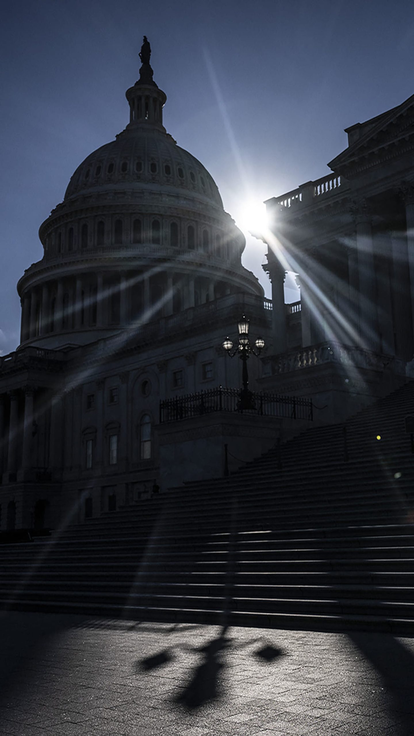 Government shutdown ties for longest in U.S. history