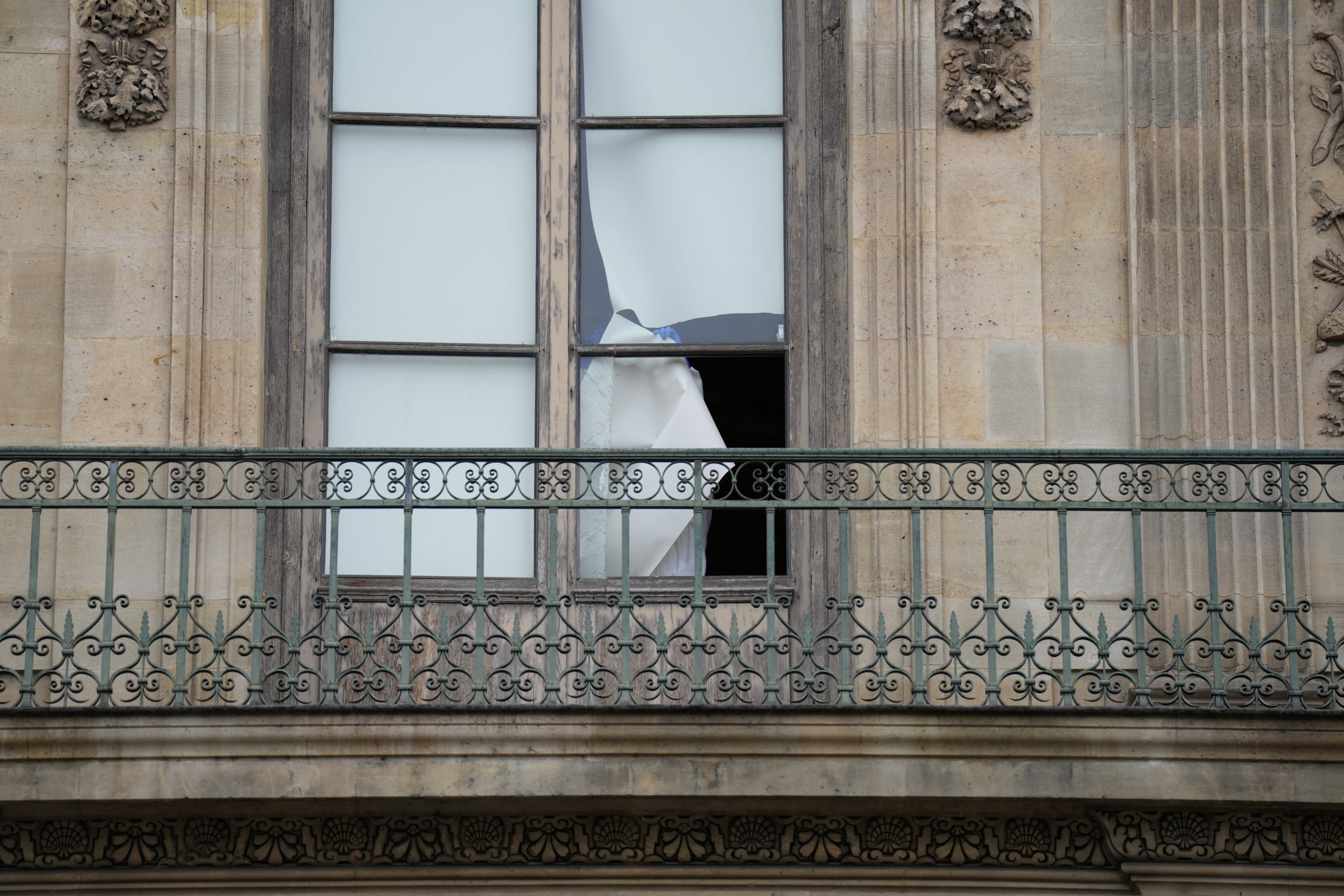 Louvre delayed Windows security updates ahead of burglary