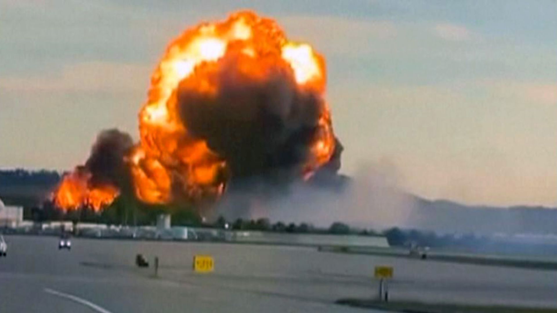 US plane crash leaves at least 11 dead