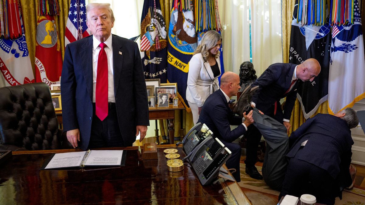 Photo shows Trump looking on as man fainted during White House news conference