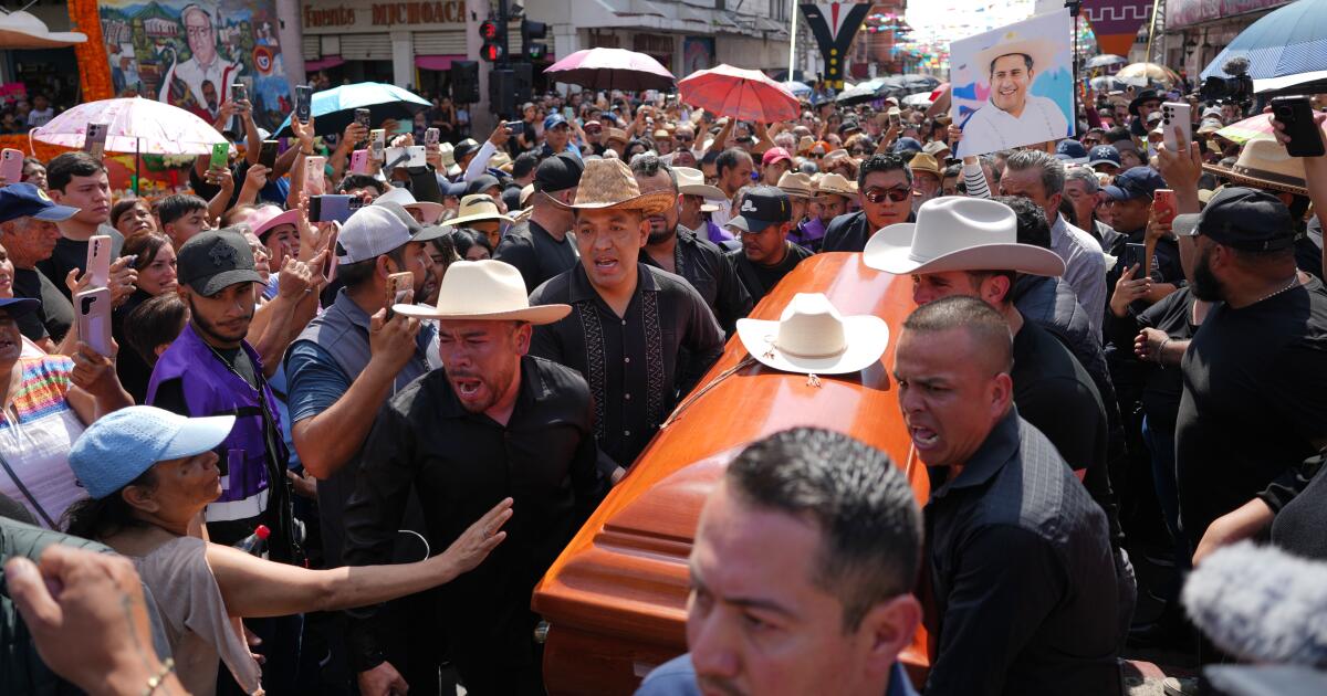 Slaying of Mexican mayor sparks national outcry over cartel power