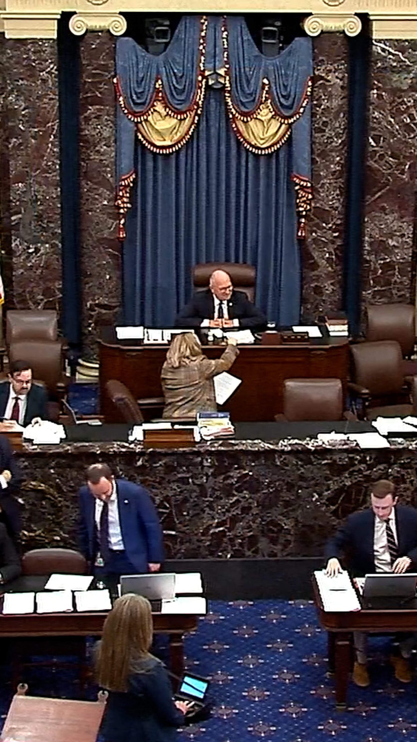 Senators advance tentative deal to ending shutdown