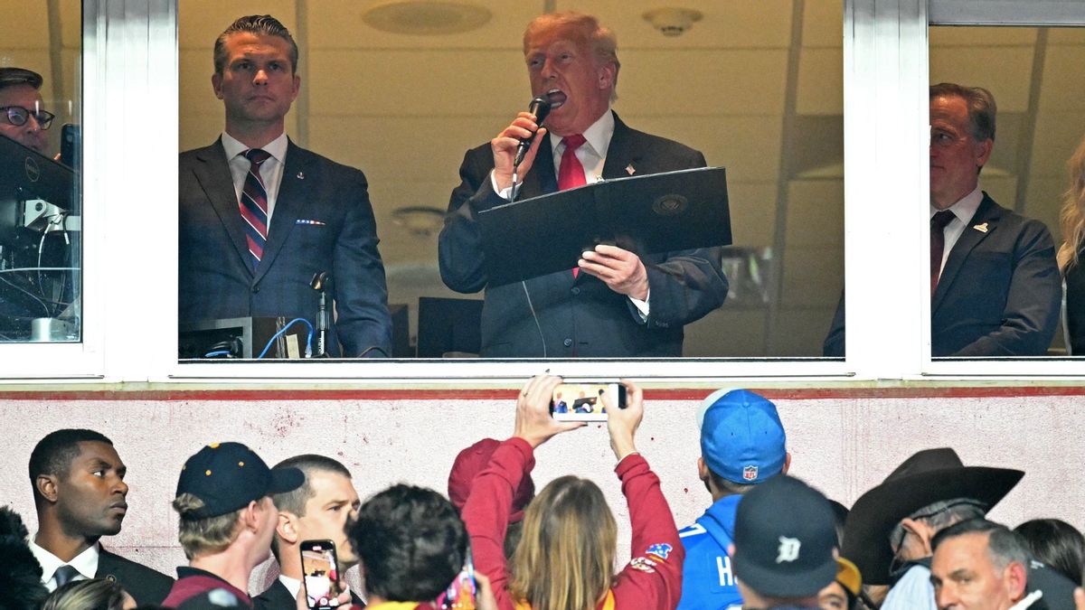 Trump booed at Washington Commanders game?