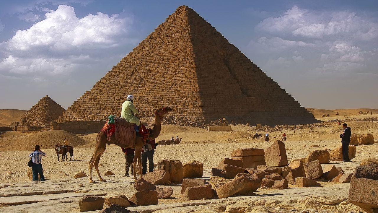 Anomalies in Giza pyramid may indicate an unknown entrance