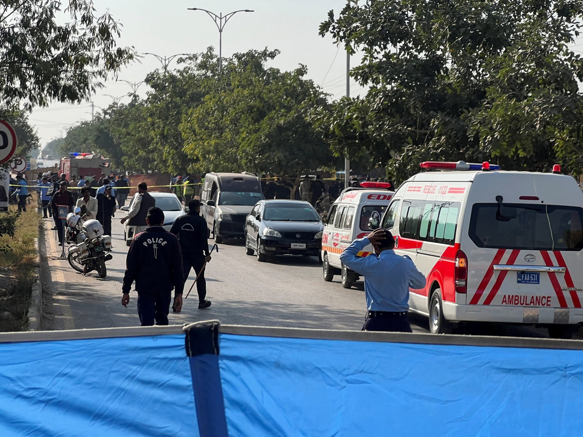 Six killed in blast outside Islamabad court in Pakistan, police say